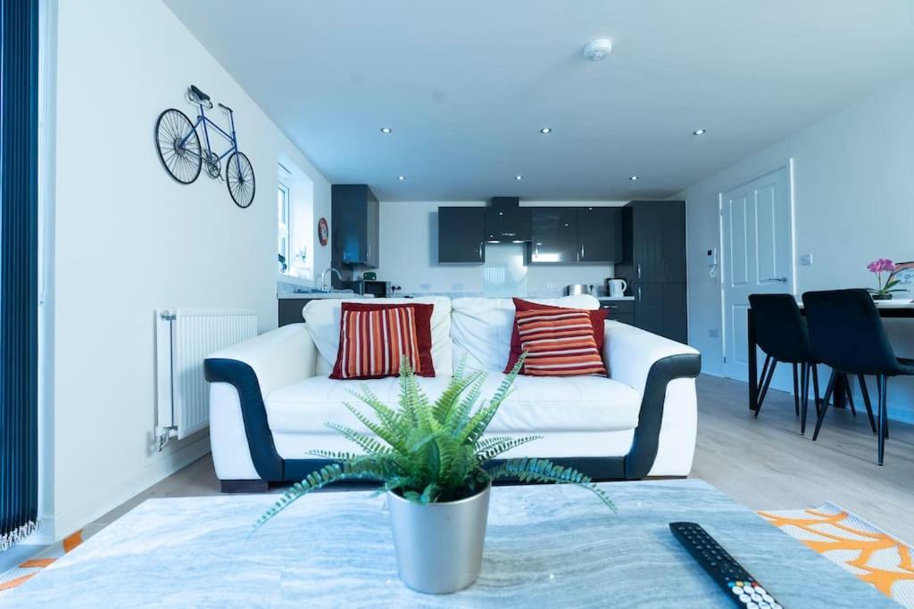 Luxury Ground Floor 2 Bedroom Apartment Free Wifi & Parking Sheffield Esterno foto