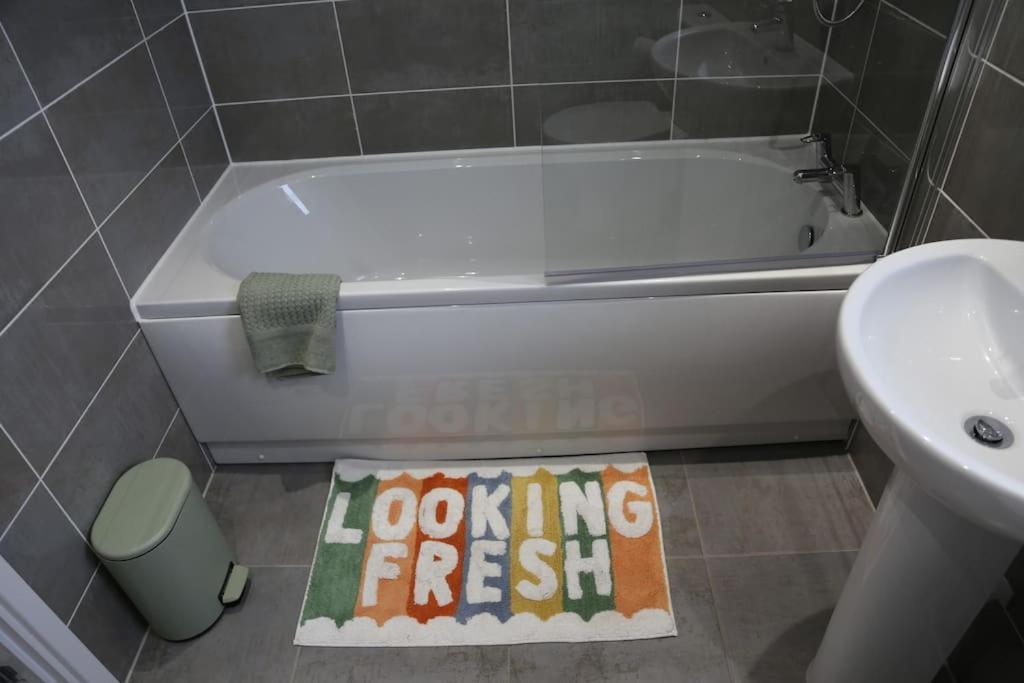 Luxury Ground Floor 2 Bedroom Apartment Free Wifi & Parking Sheffield Esterno foto